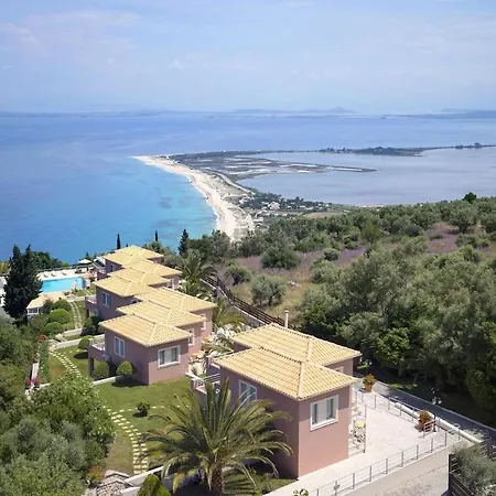Mira Maizonettes Aparthotel 4*