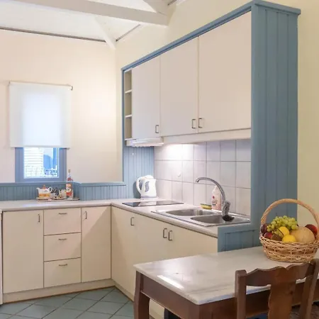 Mira Maizonettes Aparthotel